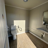 220x220 Behinderten WC mit waschbecken (einflügelig)